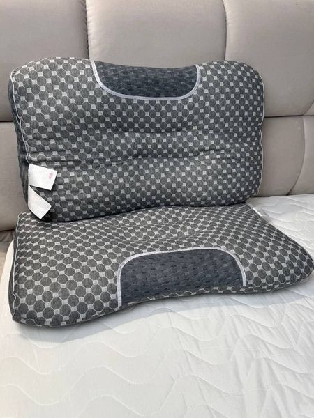 Ортопедична подушка &mdash; підтримка шиї та хребта, 45&times;70 см PILLOW-ORTOPEDIC фото