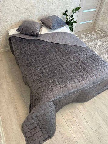 Стеганое покрывало с подушками в комплекте &mdash; 200&times;220 см, 2 подушки 50&times;50 см. Велюр 1 STOGANE-POKRYVALO-200X220-VELIUR-1 фото