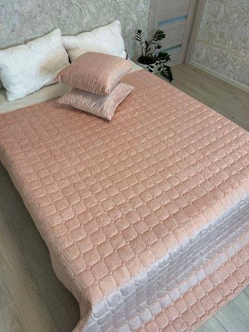 Стеганое покрывало с подушками в комплекте &mdash; 200&times;220 см, 2 подушки 50&times;50 см. Велюр 2 STOGANE-POKRYVALO-200X220-VELIUR-2 фото